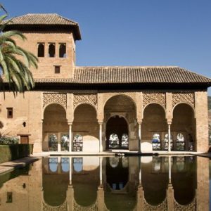 🌟 Granada: Visita Guiada a la Alhambra + Baño y Masaje Árabes